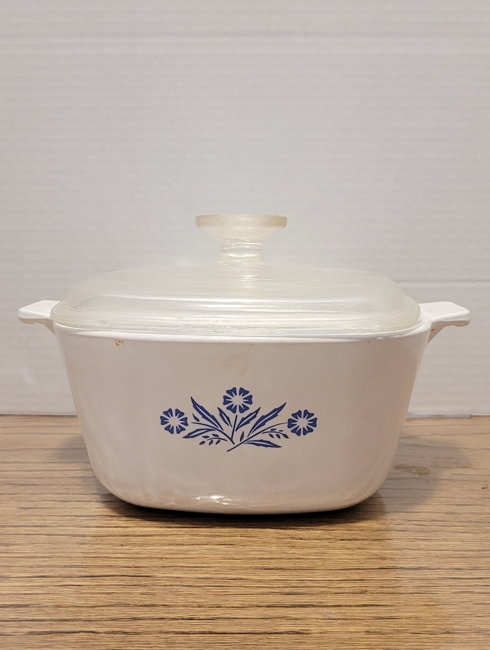 Corning Ware Casswrole Dish With Lid